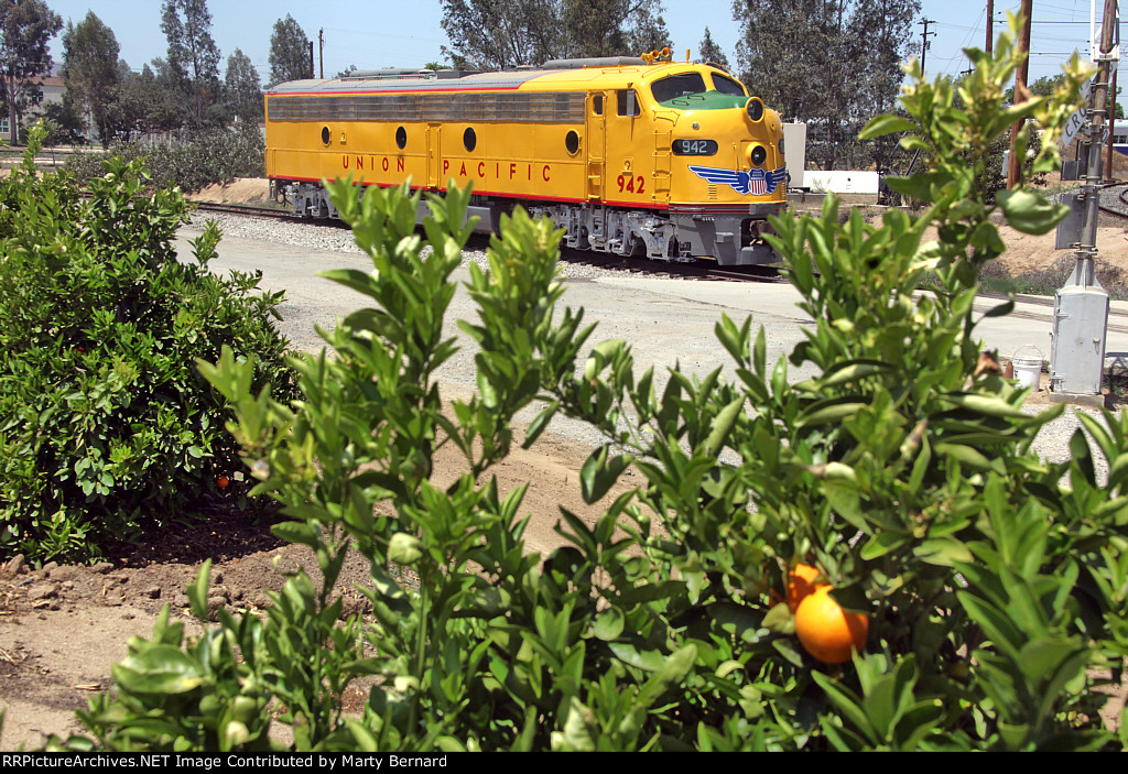 http://railfan44.rrpicturearchives.net/pictures%5C24082%5CUP%20942-120506%20OERM,%20Perris,%20CA.jpg